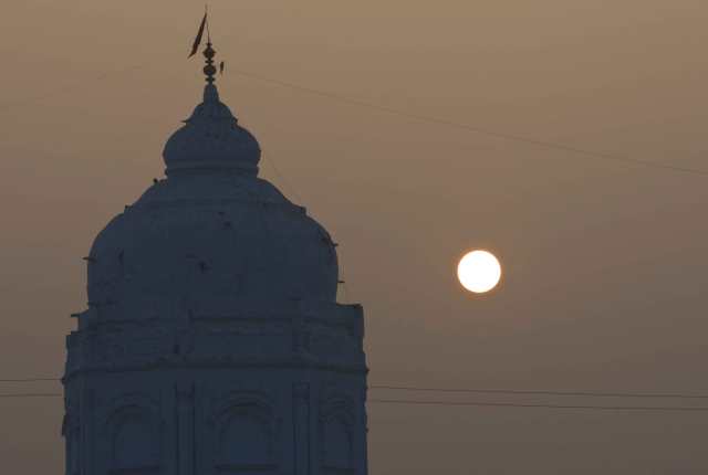 Tempeltak-i-motljus-web-MNI